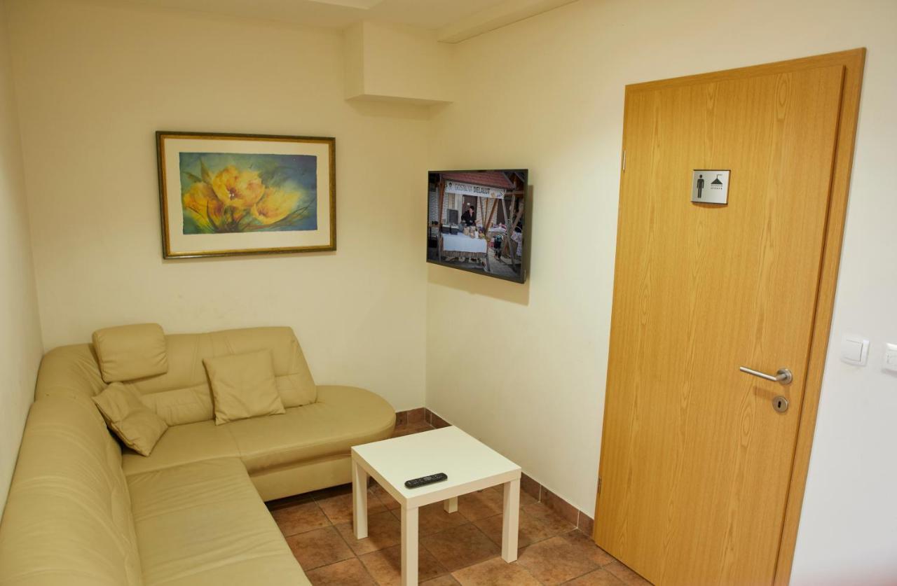 Hostel Delalut Ravne na Koroskem Luaran gambar